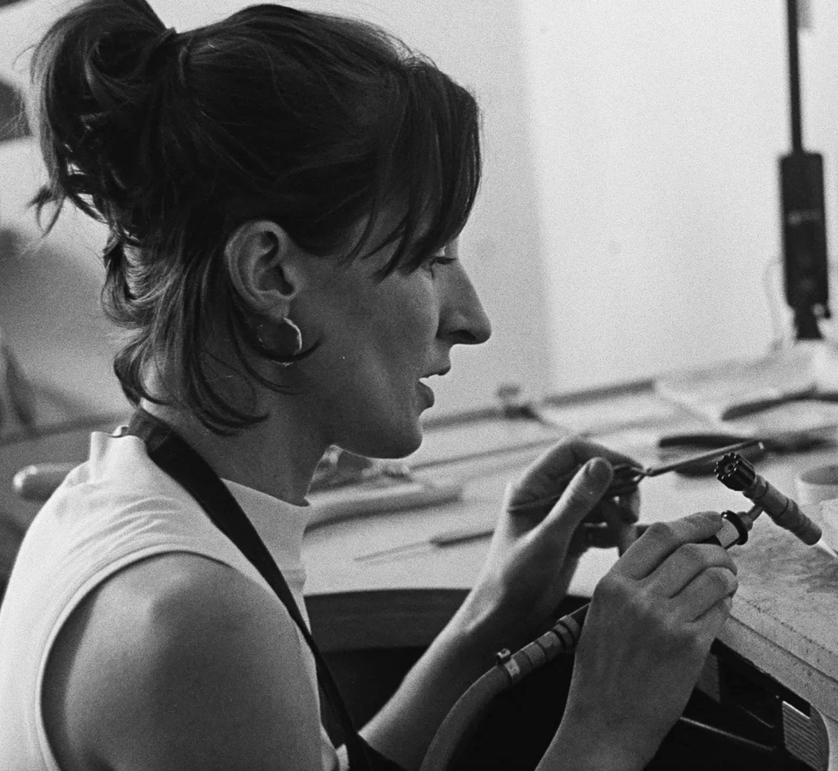 Monika Skomra — Jewellery as Sculptural Intimacy