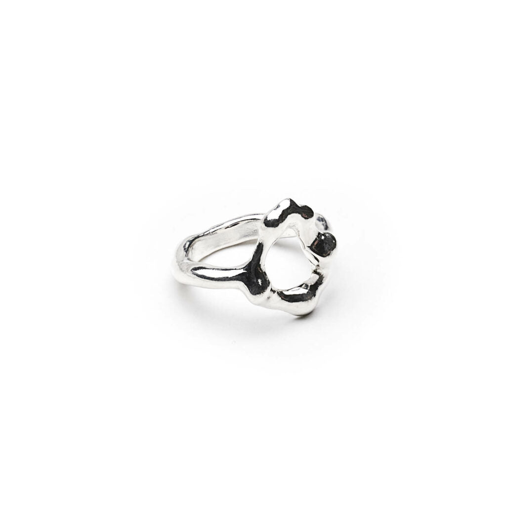 Ajar ring