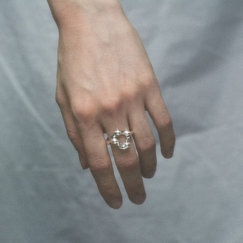 Ajar ring