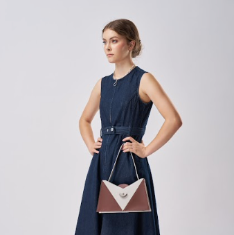The Arrow Bag Maroon/White