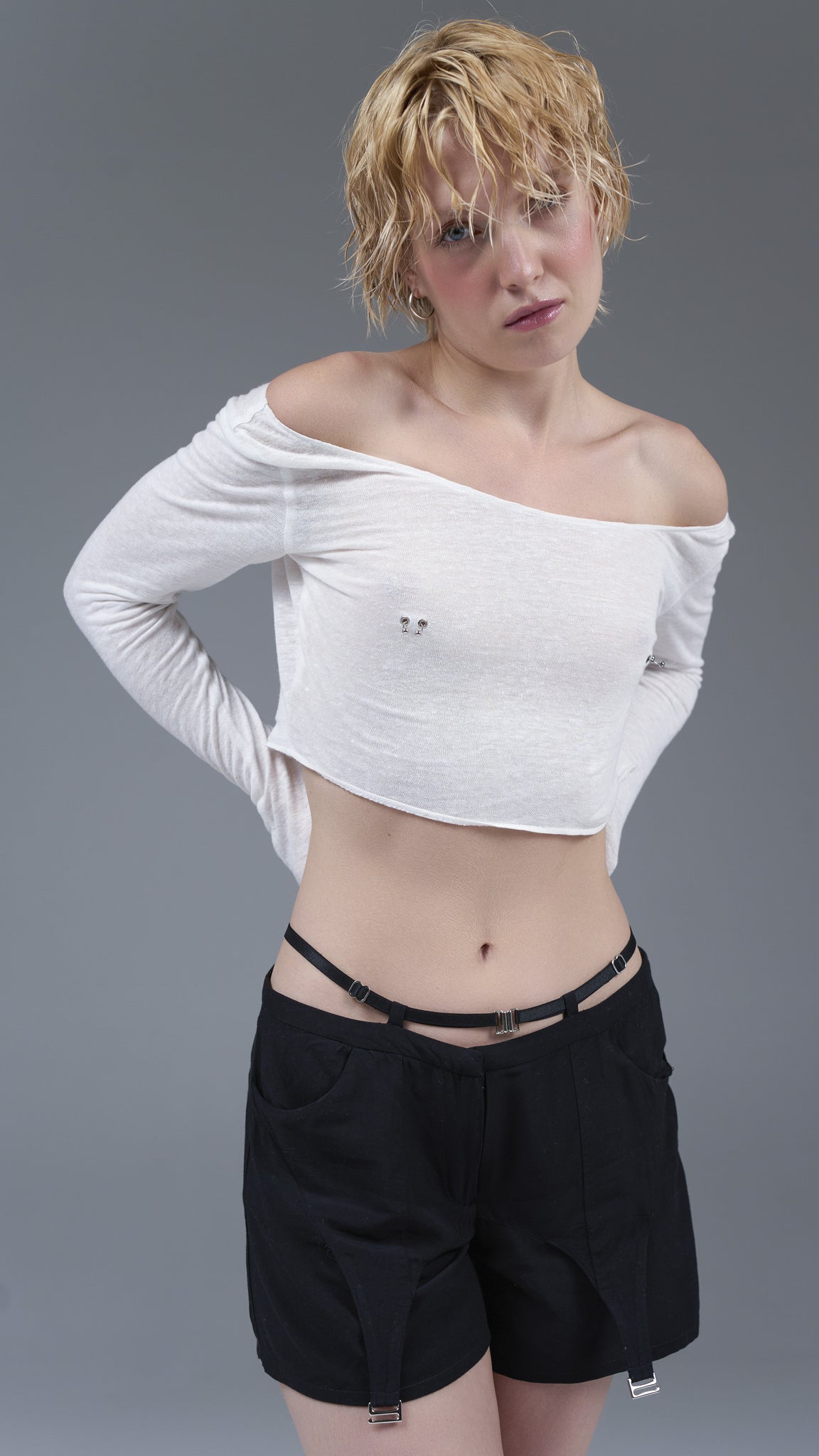 Longsleeve Piercing White Crop