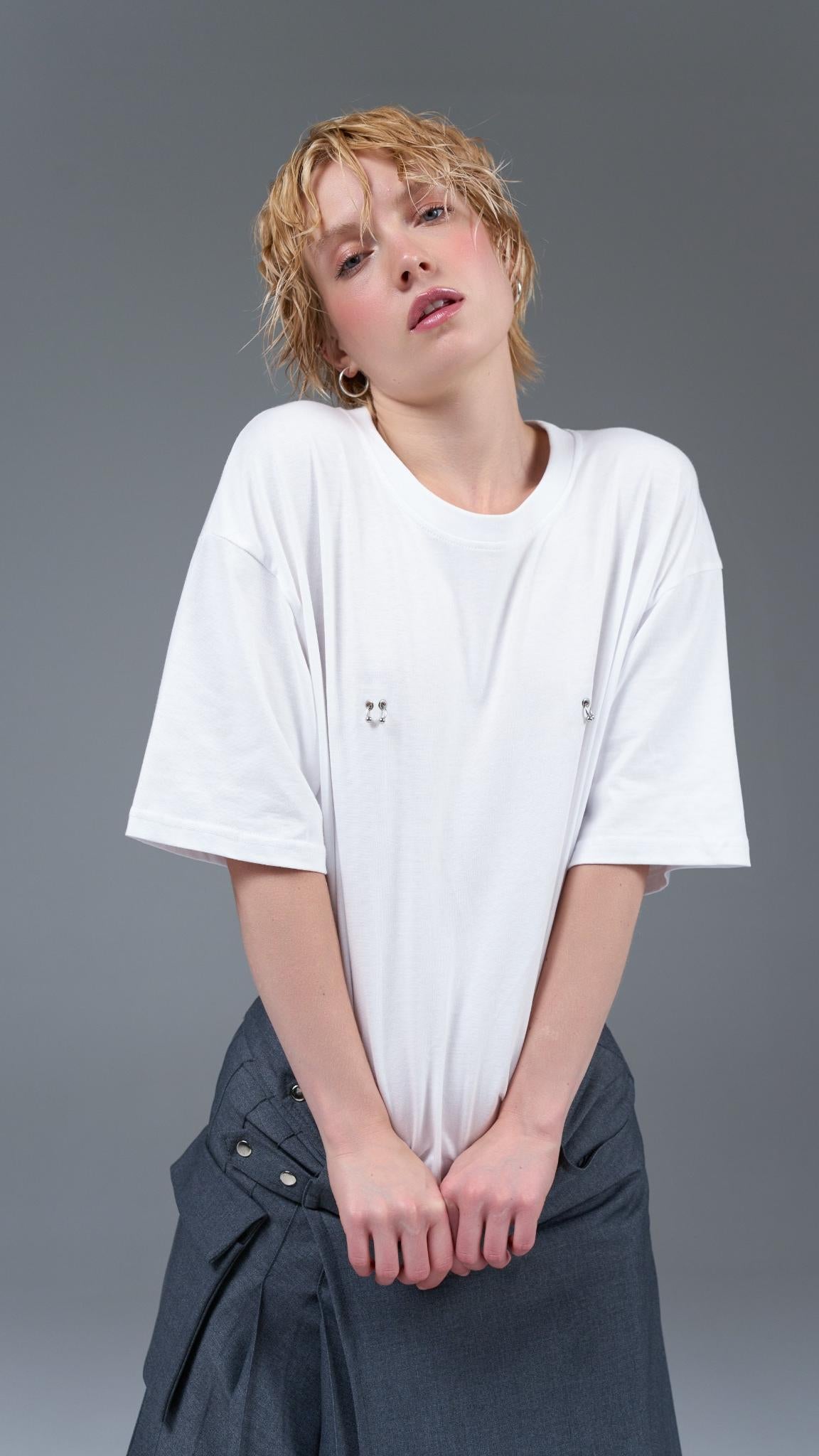 Piercing T-Shirt White – TFH CONCEPT STORE