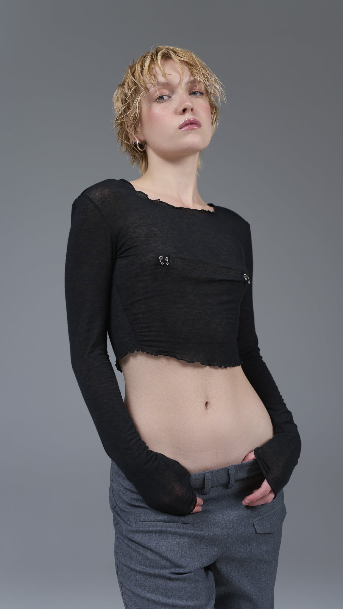 Longsleeve Piercing Black Crop