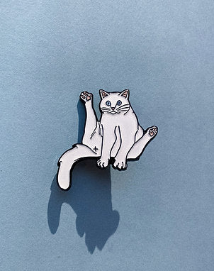 Enamel Pin "Sitting Cat"