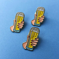 Enamel Pin "Cheers!"